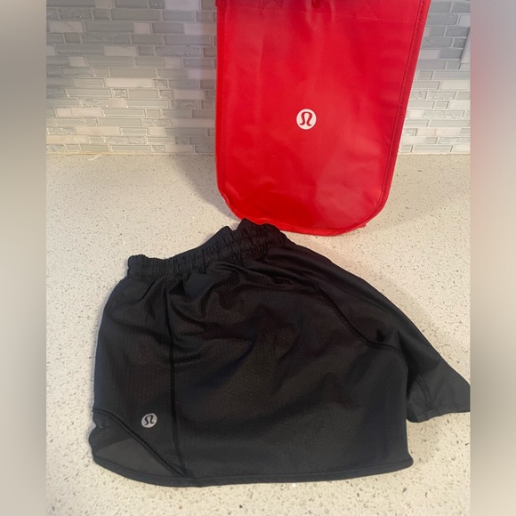 Lululemon Hotty Hot Short 4” - Picture 2 of 14